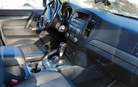 Mitsubishi Pajero IV, 2012 год, 2 600 000 рублей, 28 фотография