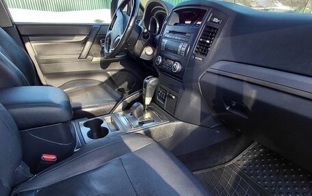 Mitsubishi Pajero IV, 2012 год, 2 600 000 рублей, 32 фотография