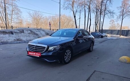 Mercedes-Benz E-Класс, 2020 год, 3 500 000 рублей, 6 фотография