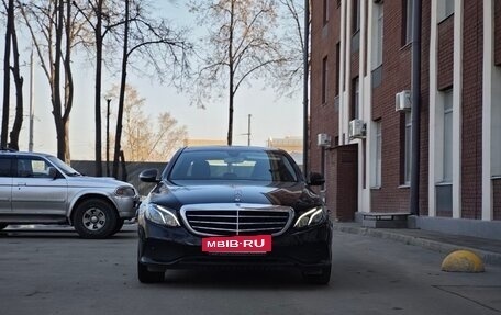 Mercedes-Benz E-Класс, 2020 год, 3 500 000 рублей, 3 фотография