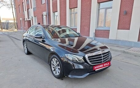 Mercedes-Benz E-Класс, 2020 год, 3 500 000 рублей, 4 фотография