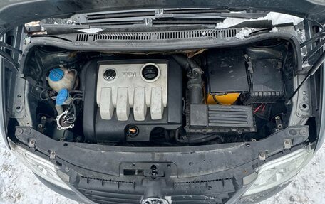 Volkswagen Touran III, 2004 год, 480 000 рублей, 8 фотография