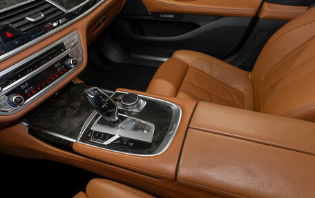 BMW 7 серия, 2016 год, 3 280 000 рублей, 15 фотография