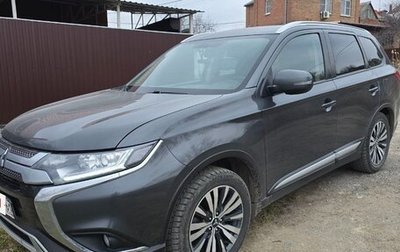 Mitsubishi Outlander III рестайлинг 3, 2021 год, 2 400 000 рублей, 1 фотография