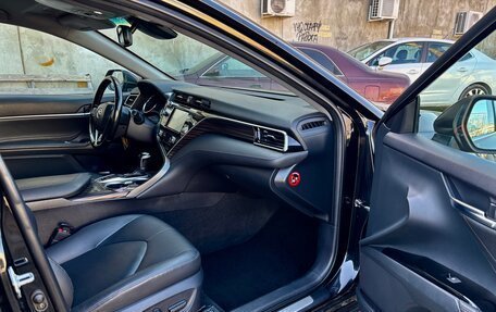 Toyota Camry, 2019 год, 2 850 000 рублей, 10 фотография