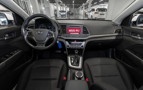 Hyundai Elantra VI рестайлинг, 2017 год, 1 720 000 рублей, 8 фотография