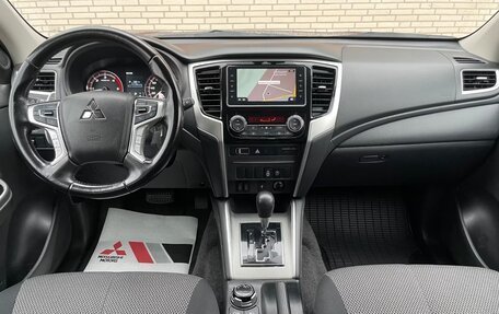 Mitsubishi L200 IV рестайлинг, 2021 год, 5 000 000 рублей, 8 фотография