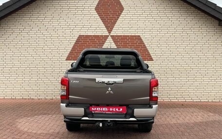 Mitsubishi L200 IV рестайлинг, 2021 год, 5 000 000 рублей, 3 фотография