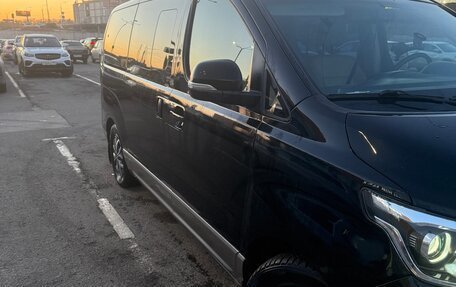 Hyundai H-1 II рестайлинг, 2019 год, 3 000 000 рублей, 3 фотография