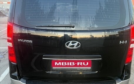 Hyundai H-1 II рестайлинг, 2019 год, 3 000 000 рублей, 5 фотография