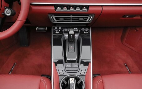 Porsche 911, 2022 год, 18 600 000 рублей, 29 фотография