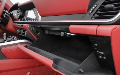 Porsche 911, 2022 год, 18 600 000 рублей, 24 фотография