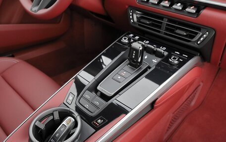 Porsche 911, 2022 год, 18 600 000 рублей, 28 фотография