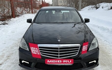 Mercedes-Benz E-Класс, 2011 год, 1 560 000 рублей, 2 фотография