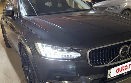 Volvo V90 Cross Country I рестайлинг, 2020 год, 4 000 000 рублей, 2 фотография