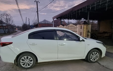 KIA Rio IV, 2018 год, 750 000 рублей, 4 фотография