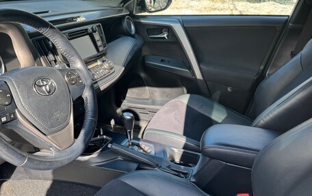 Toyota RAV4, 2018 год, 2 380 000 рублей, 8 фотография