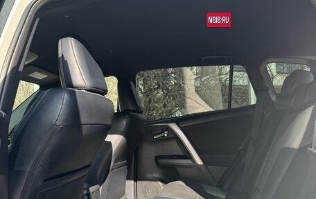 Toyota RAV4, 2018 год, 2 380 000 рублей, 4 фотография