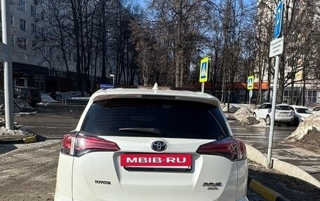 Toyota RAV4, 2018 год, 2 380 000 рублей, 3 фотография