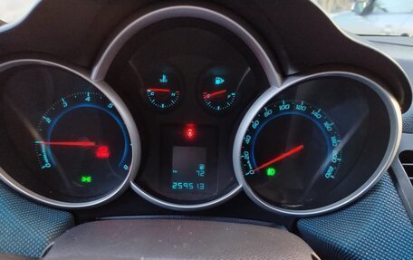 Chevrolet Cruze II, 2011 год, 580 000 рублей, 3 фотография