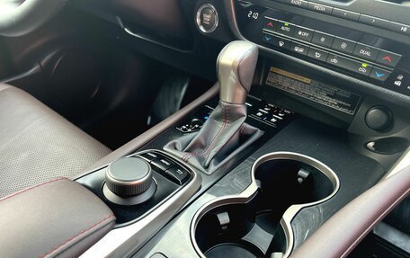 Lexus RX IV рестайлинг, 2019 год, 4 590 000 рублей, 15 фотография