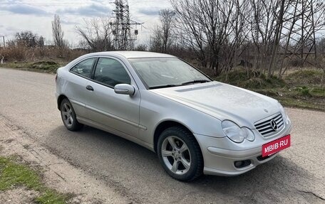Mercedes-Benz C-Класс, 2005 год, 560 000 рублей, 2 фотография