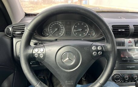 Mercedes-Benz C-Класс, 2005 год, 560 000 рублей, 15 фотография