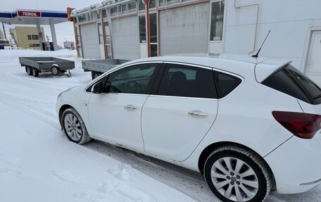 Opel Astra J, 2012 год, 810 000 рублей, 2 фотография