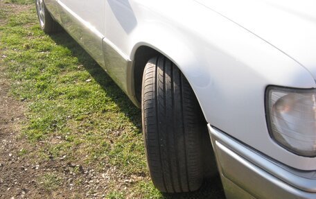 Mercedes-Benz E-Класс, 1993 год, 550 000 рублей, 6 фотография