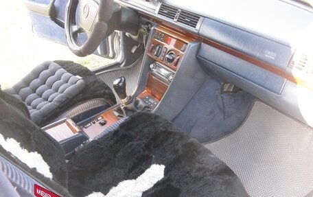 Mercedes-Benz E-Класс, 1993 год, 550 000 рублей, 15 фотография