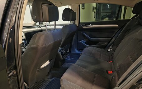 Volkswagen Passat B8 рестайлинг, 2017 год, 1 950 000 рублей, 19 фотография