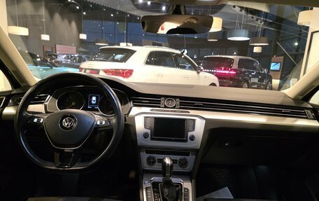 Volkswagen Passat B8 рестайлинг, 2017 год, 1 950 000 рублей, 20 фотография