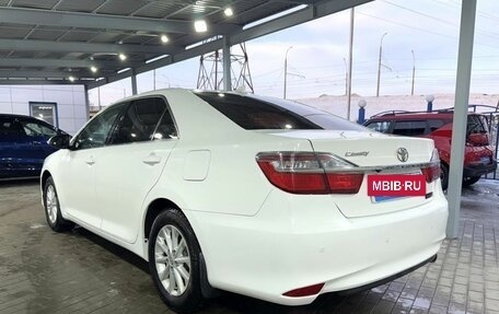 Toyota Camry, 2017 год, 1 999 000 рублей, 3 фотография