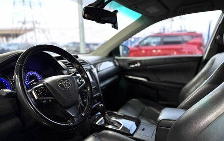 Toyota Camry, 2017 год, 1 999 000 рублей, 12 фотография