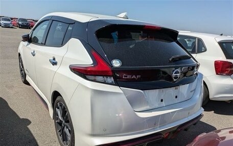 Nissan Leaf II, 2018 год, 1 870 000 рублей, 6 фотография