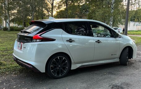 Nissan Leaf II, 2018 год, 1 870 000 рублей, 15 фотография