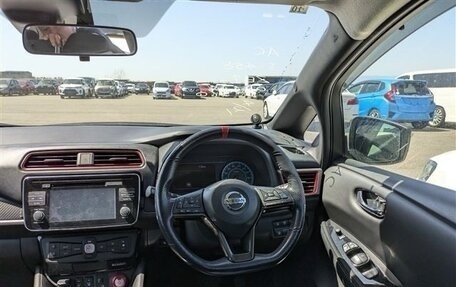 Nissan Leaf II, 2018 год, 1 870 000 рублей, 4 фотография