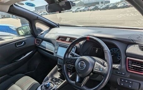 Nissan Leaf II, 2018 год, 1 870 000 рублей, 12 фотография