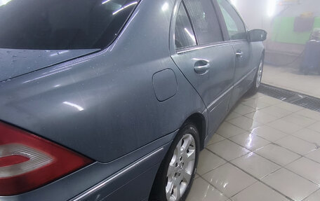 Mercedes-Benz C-Класс, 2005 год, 750 000 рублей, 4 фотография