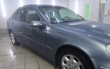 Mercedes-Benz C-Класс, 2005 год, 750 000 рублей, 3 фотография