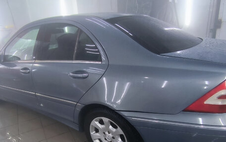 Mercedes-Benz C-Класс, 2005 год, 750 000 рублей, 5 фотография