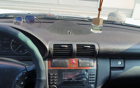 Mercedes-Benz C-Класс, 2005 год, 750 000 рублей, 8 фотография