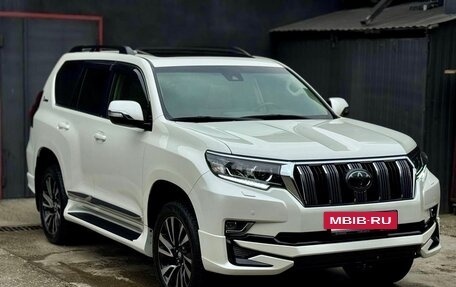 Toyota Land Cruiser Prado 150 рестайлинг 2, 2022 год, 7 150 000 рублей, 3 фотография