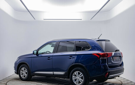 Mitsubishi Outlander III рестайлинг 3, 2015 год, 1 820 000 рублей, 7 фотография