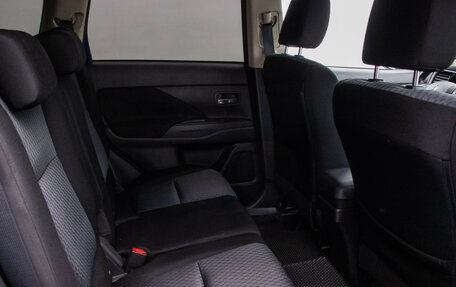 Mitsubishi Outlander III рестайлинг 3, 2015 год, 1 820 000 рублей, 11 фотография