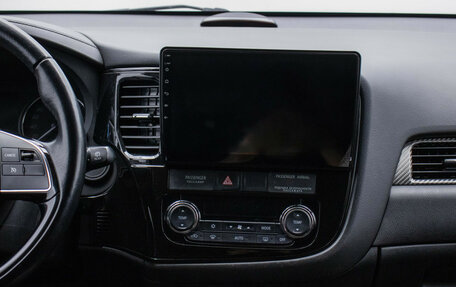 Mitsubishi Outlander III рестайлинг 3, 2015 год, 1 820 000 рублей, 14 фотография