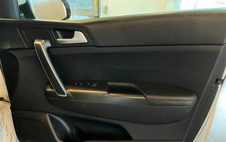 KIA Sportage IV рестайлинг, 2019 год, 2 596 000 рублей, 18 фотография