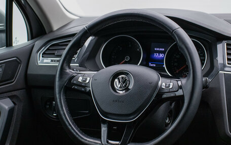 Volkswagen Tiguan II, 2017 год, 2 640 000 рублей, 15 фотография