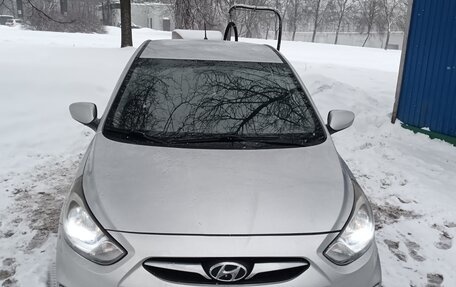 Hyundai Solaris II рестайлинг, 2010 год, 650 000 рублей, 1 фотография