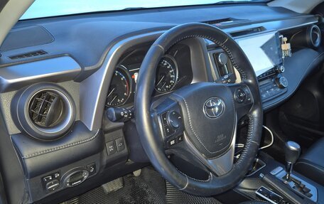 Toyota RAV4, 2017 год, 3 150 000 рублей, 5 фотография